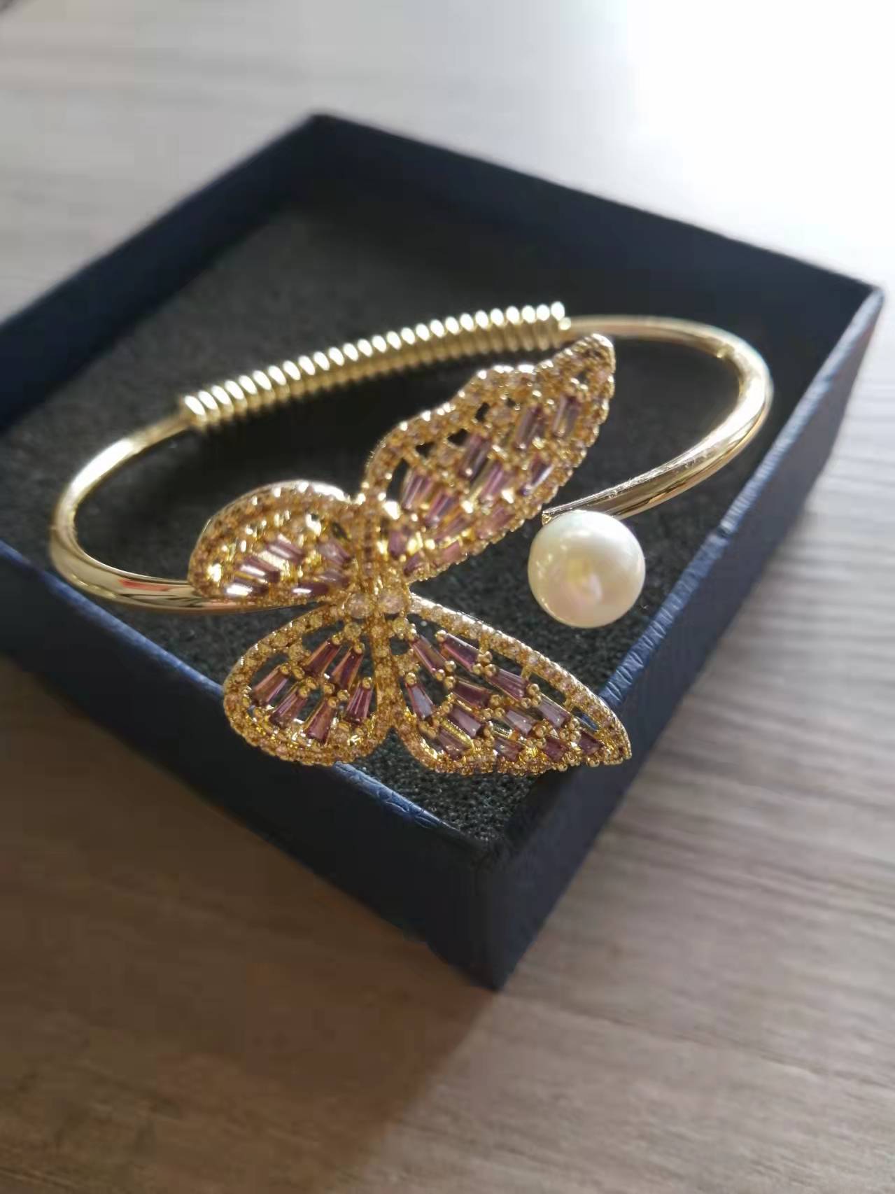 Hollowed-out Bracelet