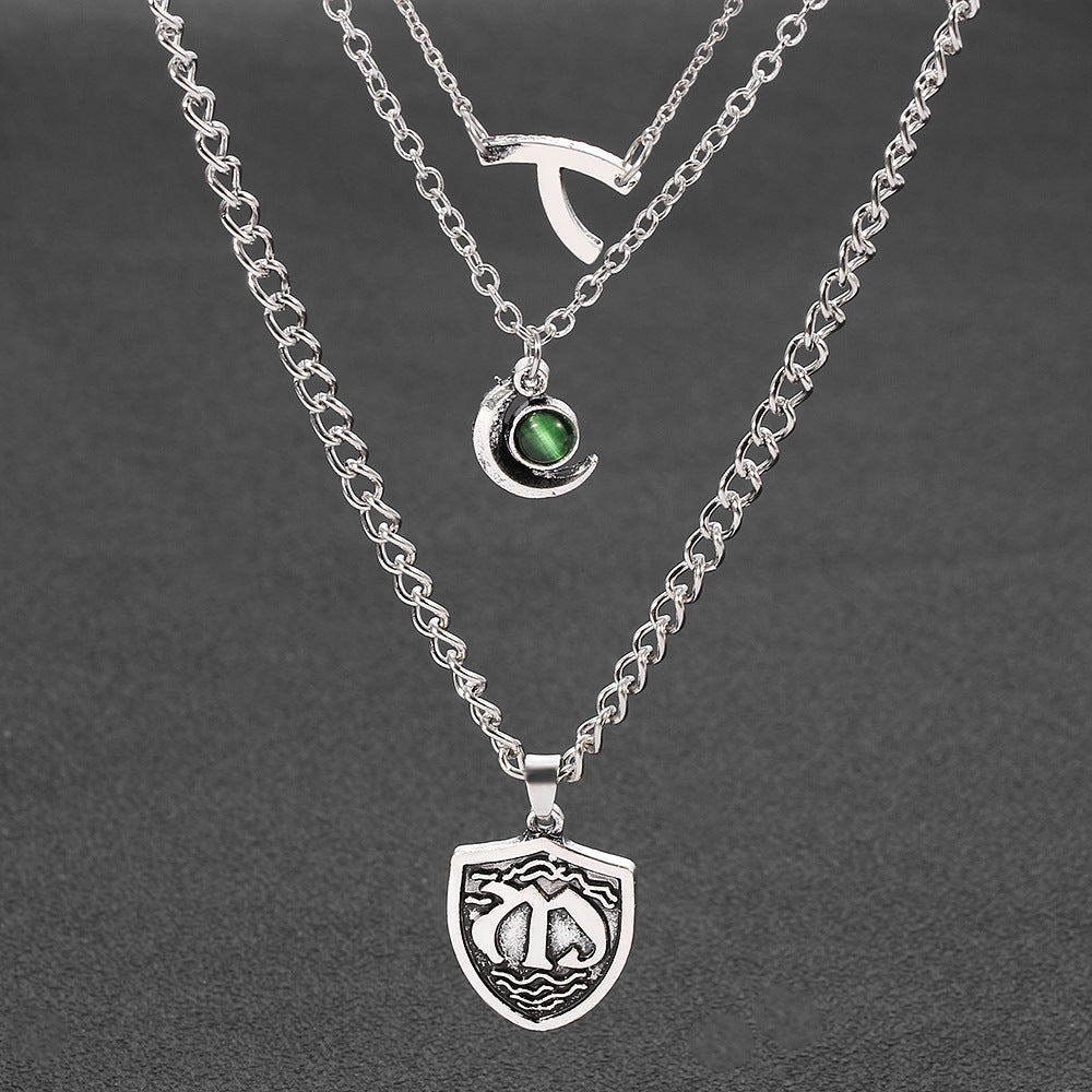 Multilayer short necklace