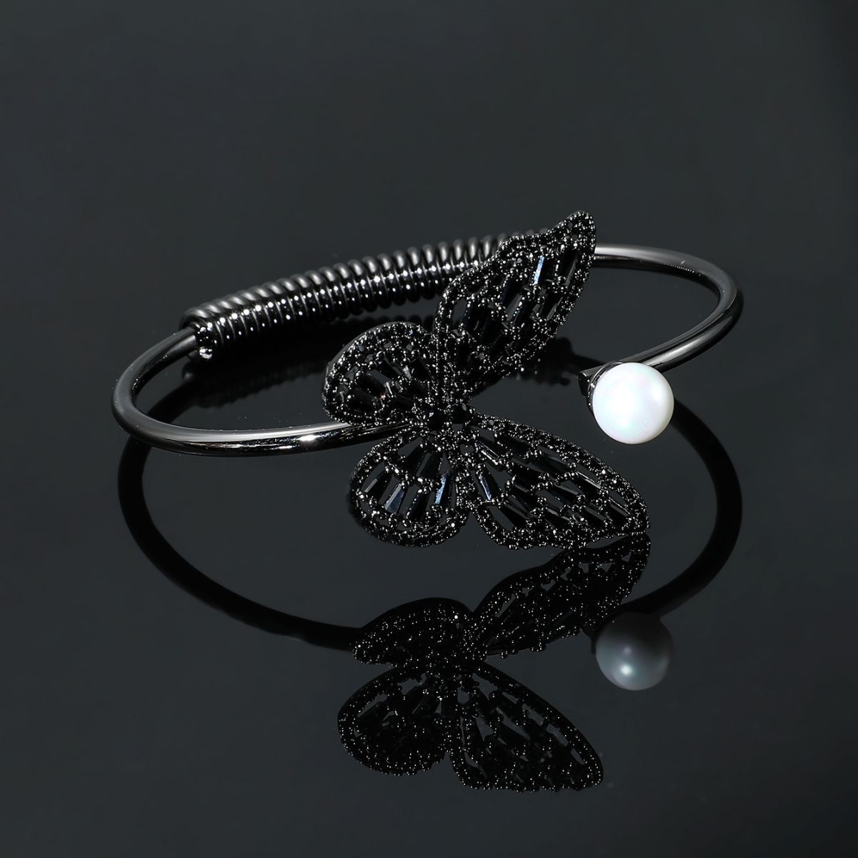 Hollowed-out Bracelet